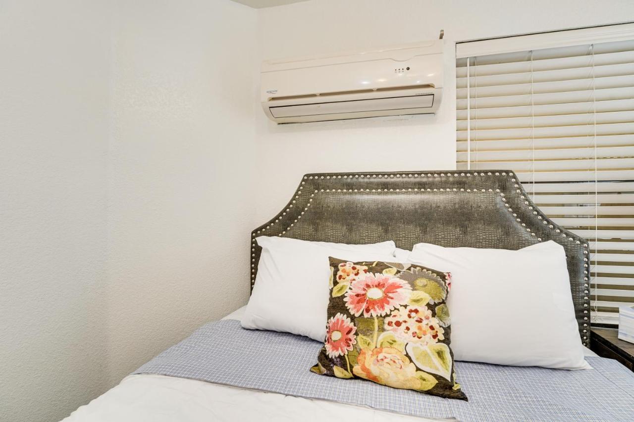 Vacation Rental Near Las Vegas Strip With Pool! Екстериор снимка